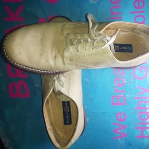 "FINAL PRICE" TOMMY HILFIGER Mens Size 8 1/2 M TAN